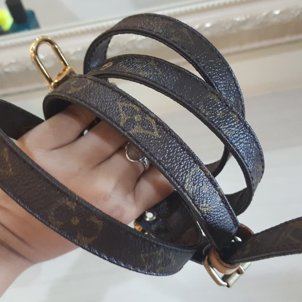 LOUIS VUITTON STRAP MONOGRAM